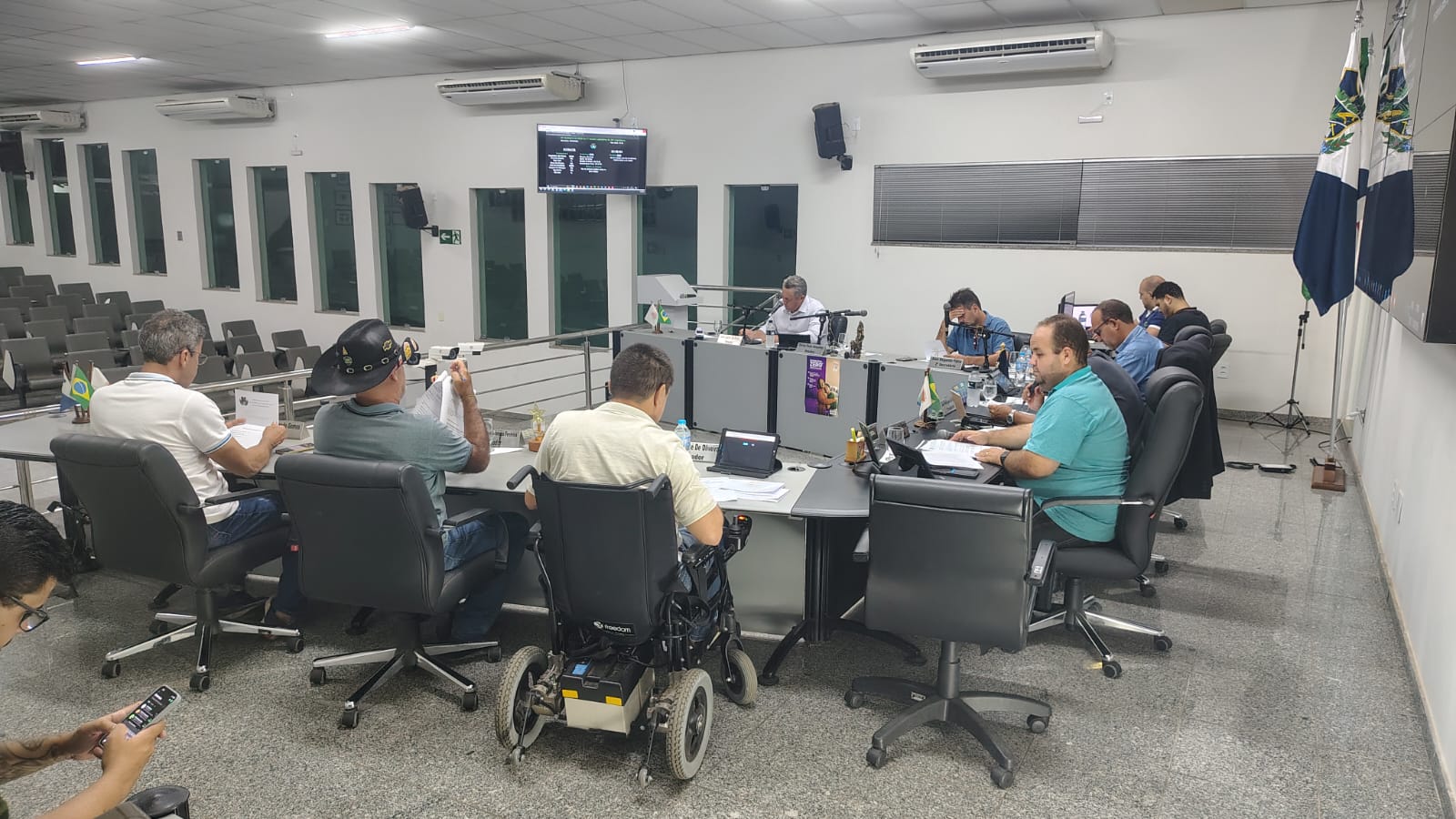 10ª  SESSÃO ORDINÁRIA DA CÂMARA APROVA PAUTA COM AVANÇOS NAS ÁREAS SOCIAL, AMBIENTAL E ADMINISTRATIVA