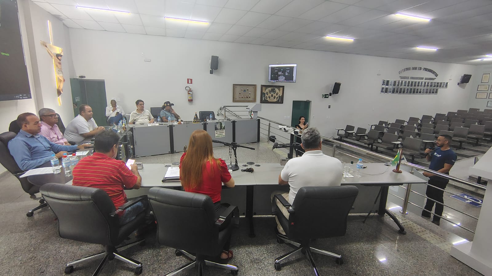 CÂMARA DE PIUMHI REALIZA 8ª SESSÃO ORDINÁRIA COM PAUTA ENXUTA E FOCO NA SAÚDE