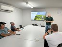 CÂMARA DE PIUMHI RECEBE REPRESENTANTES DA ACANASTRA PARA FORTALECIMENTO DA CAFEICULTURA REGIONAL