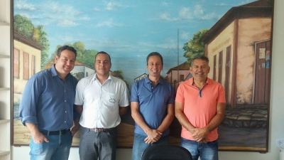 Câmara de Piumhi recebe visita de vereador e servidores da Câmara de Itaú de Minas