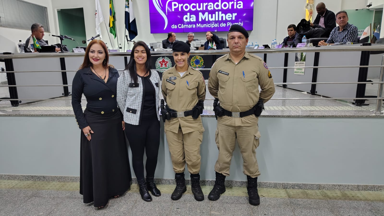 CÂMARA INSTALA PROCURADORIA DA MULHER E DÁ POSSE À VEREADORA SHIRLEY E À ADVOGADA JAQUELINE  