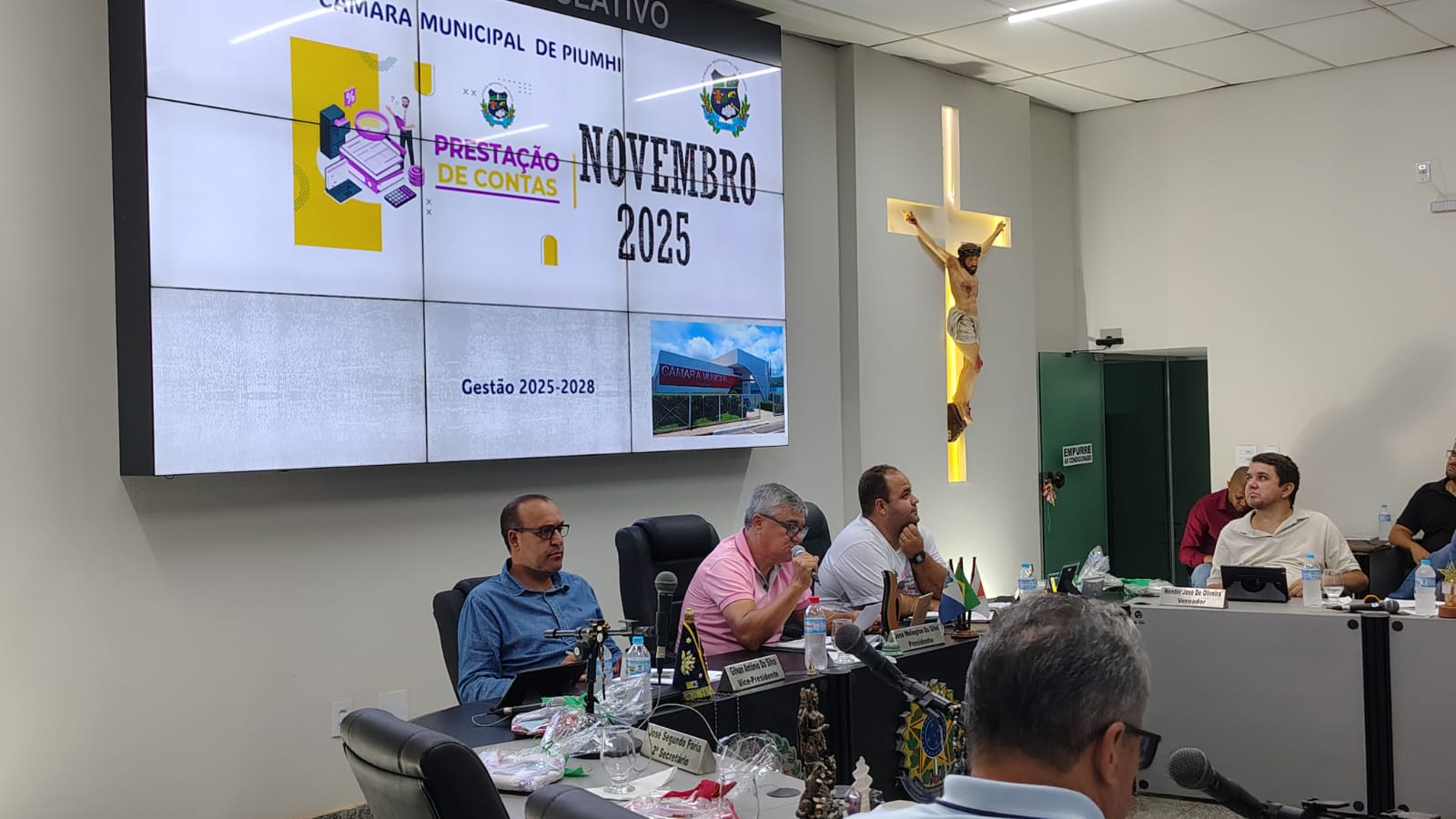 CÂMARA REALIZA 46ª SESSÃO COM PAUTAS FINANCEIRAS E PARTICIPAÇÃO POPULAR.  