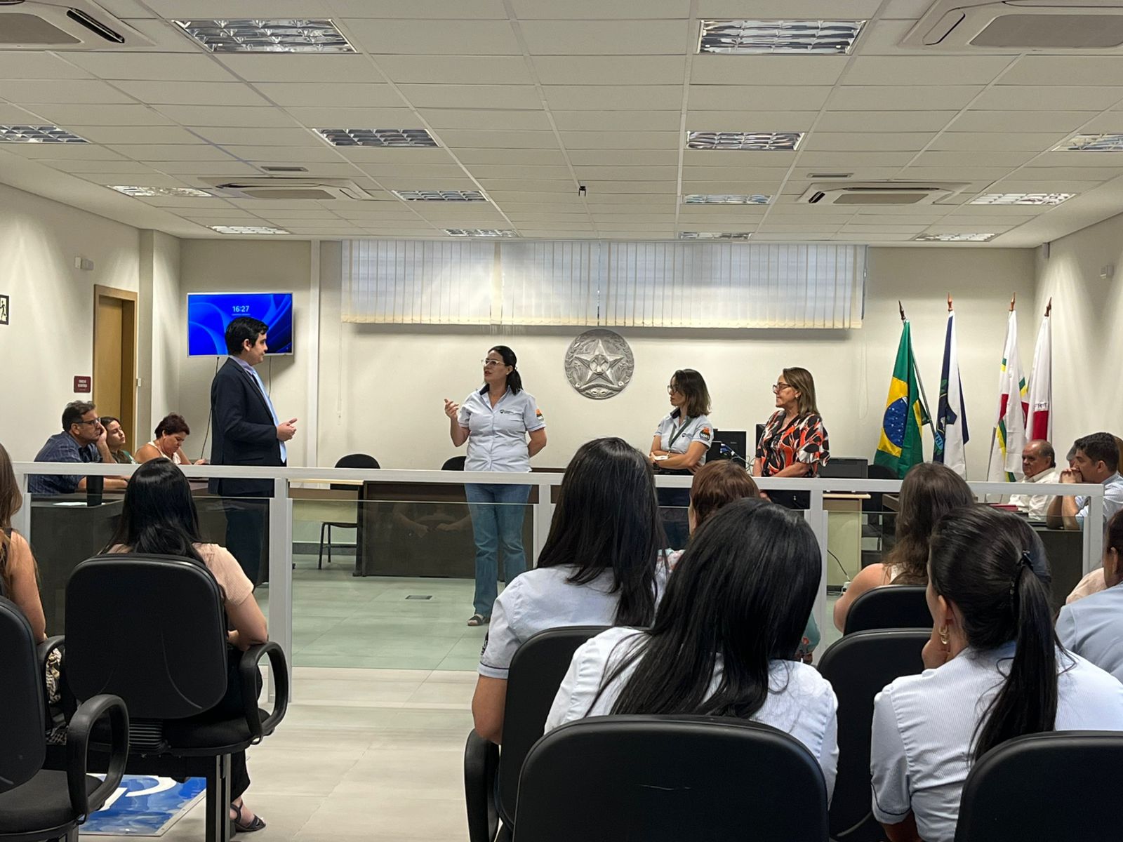 REUNIÃO NO FÓRUM DE PIUMHI FORTALECE ARTICULAÇÃO DA REDE DE PROTEÇÃO À MULHER