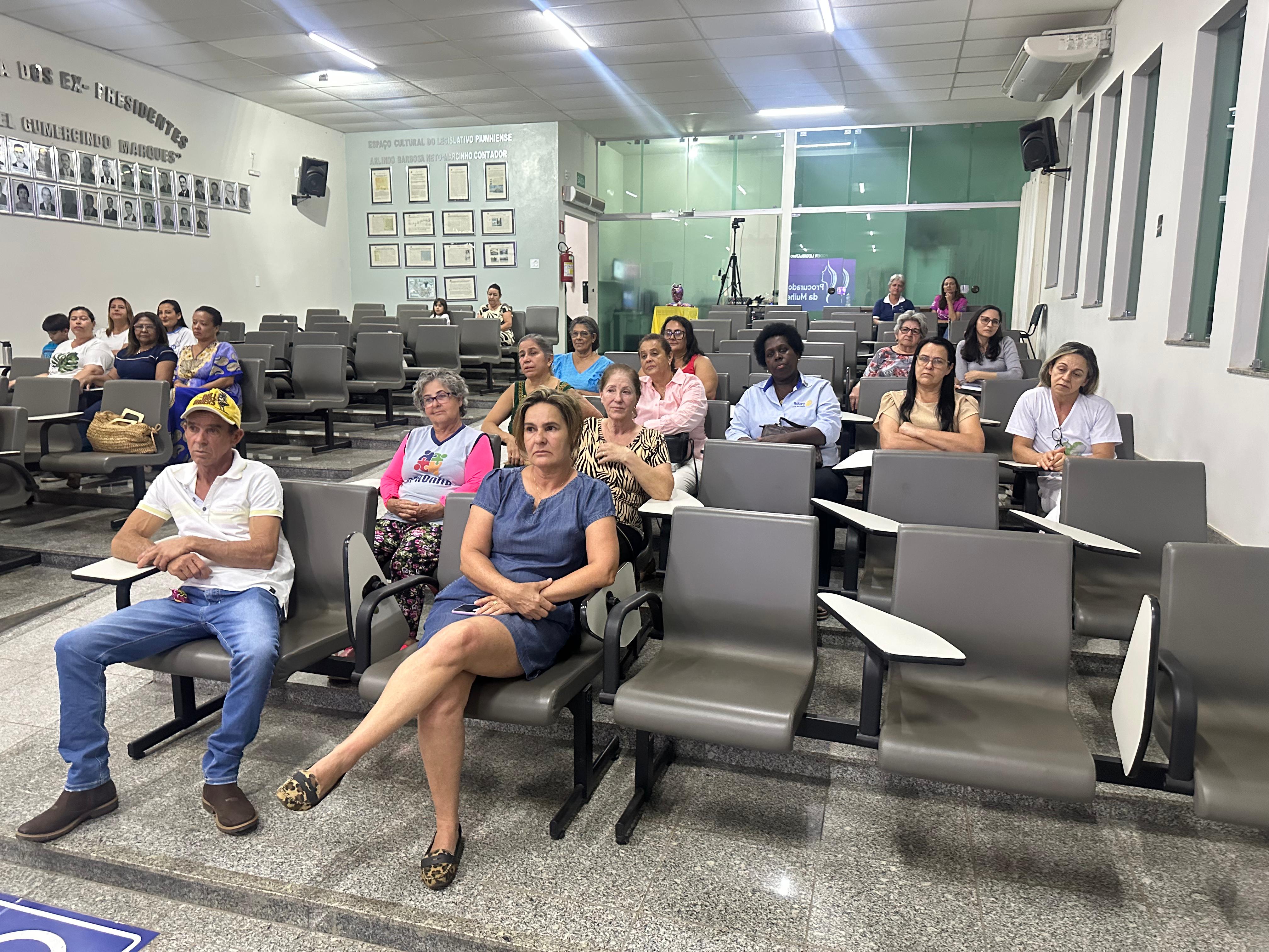 SETEMBRO AMARELO DA SAÚDE MENTAL DA MULHER REÚNE PALESTRAS E RODA DE CONVERSA NA CÂMARA MUNICIPAL
