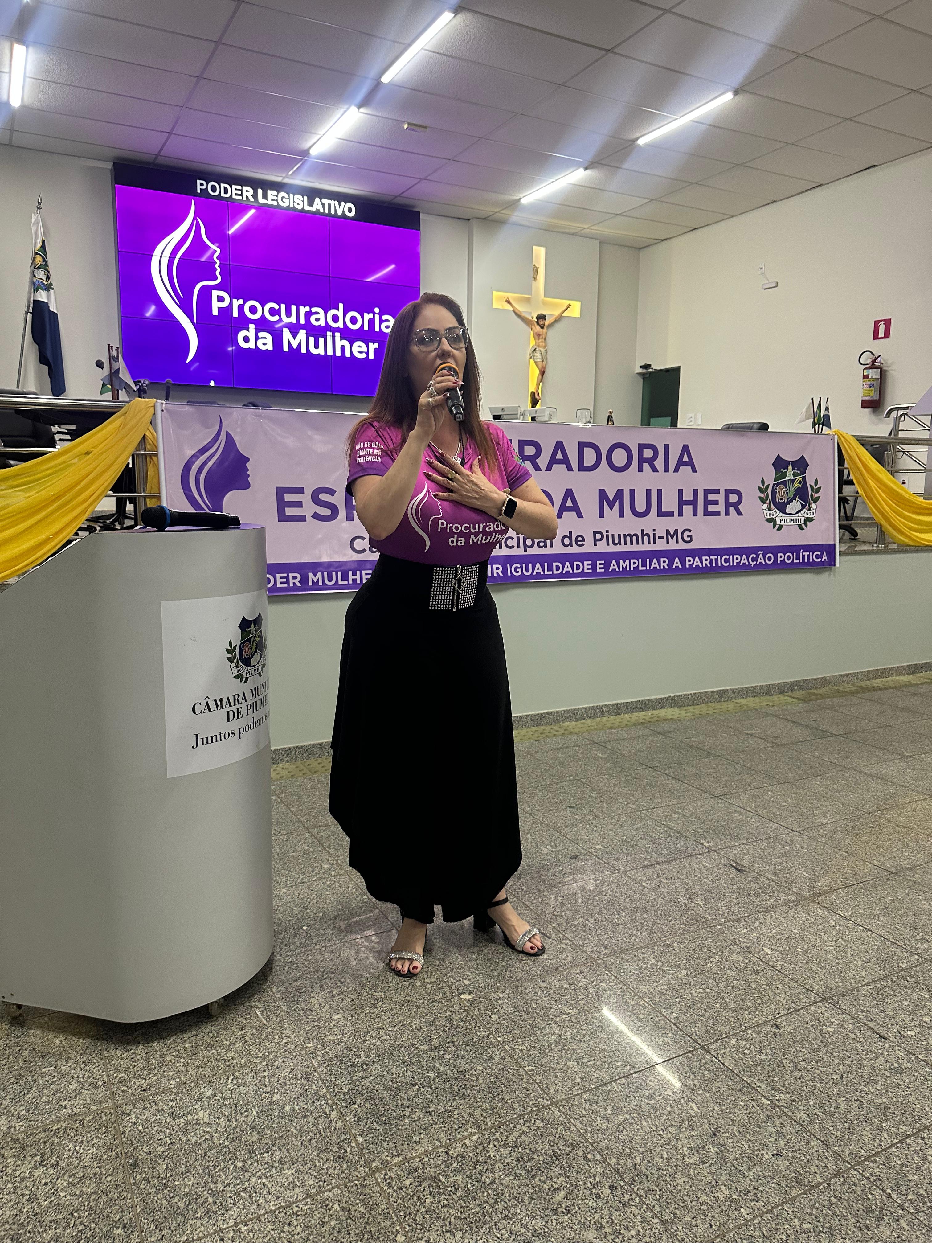 VEREADORA DESTACOU COMBATE À VIOLÊNCIA E VALORIZAÇÃO DA VOZ FEMININA NA ABERTURA DO EVENTO "CUIDAR DE SI É RESISTIR"