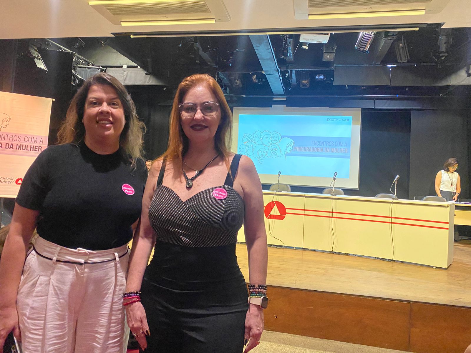 VEREADORA SHIRLEY ELAINE PARTICIPA DO 1º ENCONTRO ESTADUAL DA PROCURADORIA DA MULHER EM BELO HORIZONTE