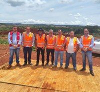 VEREADORES DE PIUMHI VISITAM ATERRO SANITÁRIO DE PASSOS